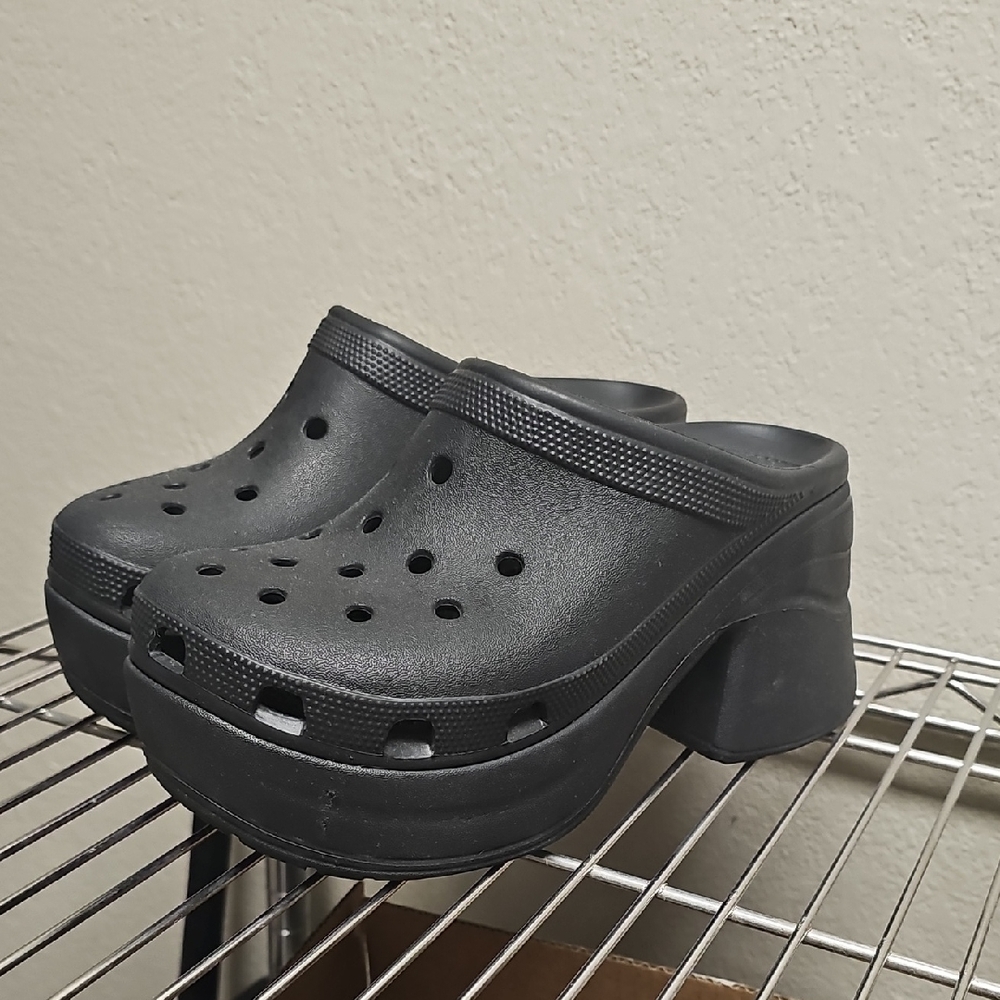 Unisex Adult Siren Studded Clogs